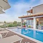 Olivia Corfu - Amazing Sea-view 3 Bedroom With A Pool