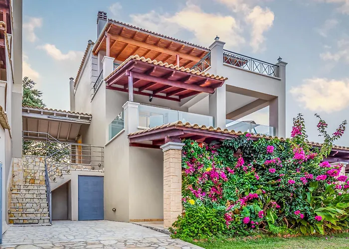 Olivia Corfu - Amazing Sea-view 3 Bedroom With A Pool
