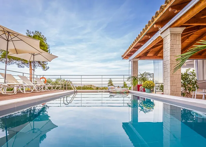 Olivia Corfu - Amazing Sea-view 3 Bedroom With A Pool