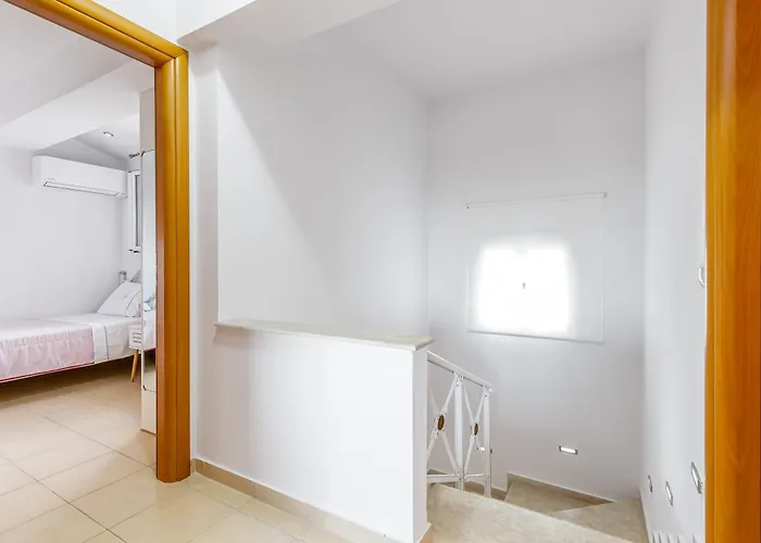 Olivia Corfu - Amazing Sea-view 3 Bedroom With A Pool *